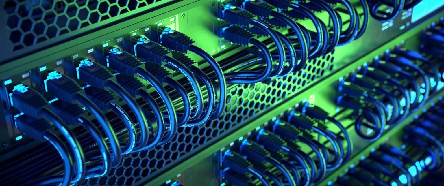 Hochwertiges Server-Equipment für Web-Hosting.